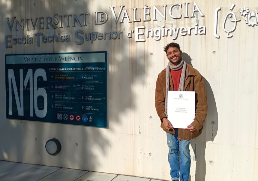 Amaury Ochoa defén el seu Treball fi de màster a la Universitat de València.